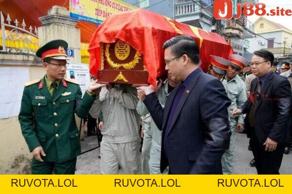 Ý nghĩa khi nằm mơ thấy đám ma nhà hàng xóm? - RUVOTA.LOL Ý nghĩa khi nằm mơ thấy đám ma nhà hàng xóm? - RUVOTA.LOL