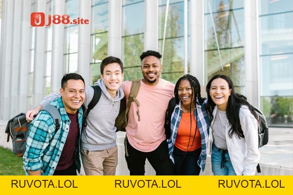 Mơ thấy bạn học cũ có phải điềm may? Đánh con gì? - RUVOTA.LOL