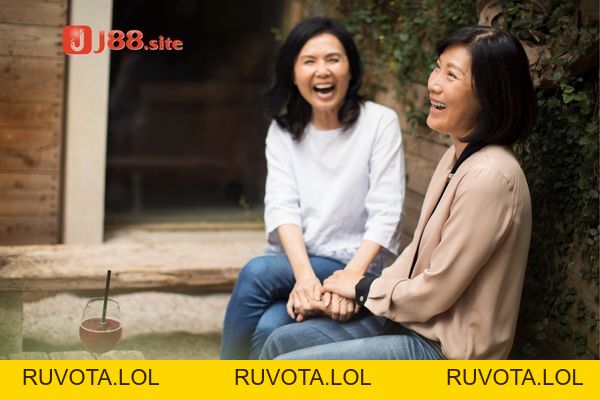 Mơ thấy bạn học cũ có phải điềm may? Đánh con gì? - RUVOTA.LOL