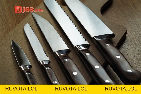 Mơ thấy dao: Ý nghĩa và các con số may mắn - RUVOTA.LOL Mơ thấy dao: Ý nghĩa và các con số may mắn - RUVOTA.LOL